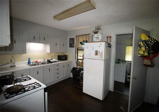 Homes for sale in Jacksonville, TX | 417 Myrtle Dr #A/B, Jacksonville, TX 75766 | MLS# 21270725