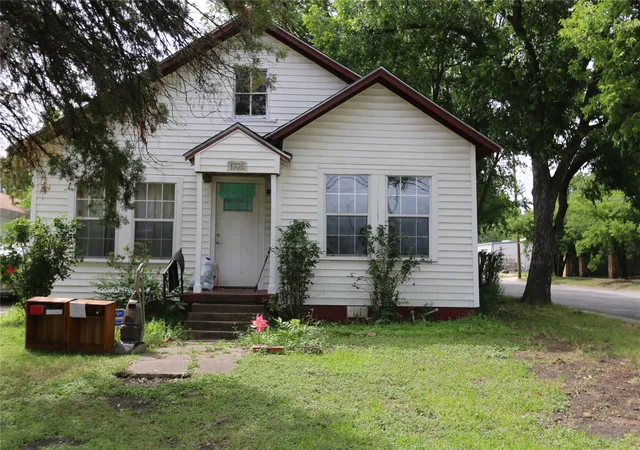 Photo 1 of Single family home for sale at 1726 Bagby Ave, Waco, TX 76706 | MLS# 21273080 | Listing updated on 2026-08-24