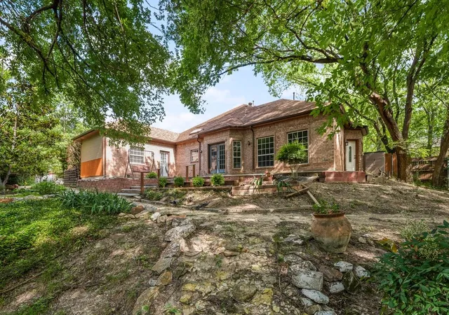 Homes for sale in De Soto, TX | 115 Idle Creek Ct, De Soto, TX 75115 | MLS# 21274057
