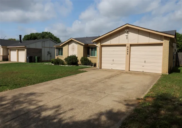 1st image of 5404 Windy Meadow Dr, Arlington, TX 76017 | MLS# 21274191