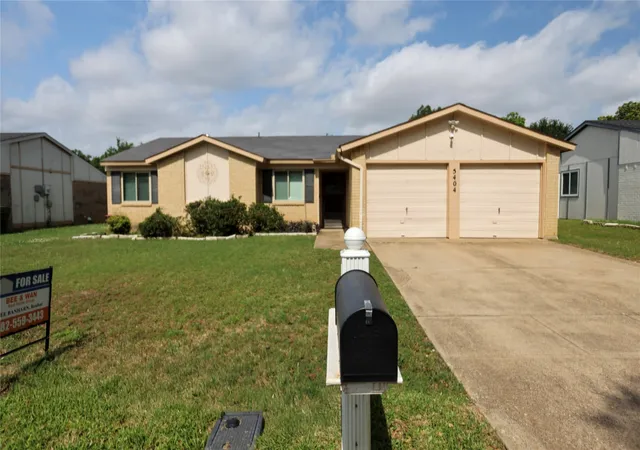 2nd image of 5404 Windy Meadow Dr, Arlington, TX 76017 | MLS# 21274191