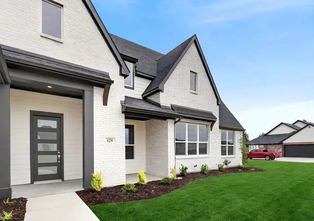 Photo 3 of Single family home for sale at 129 Aiden Dr, Waxahachie, TX 75165 | MLS# 21273992 | Listing updated on 2026-08-17