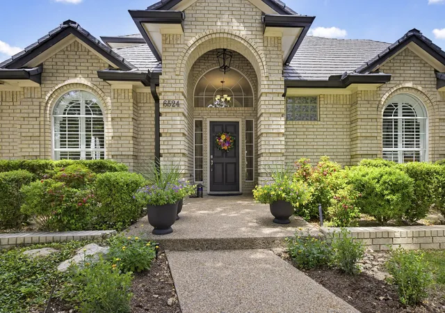 Photo 3 of Sale Pending at 6524 Shoal Creek Rd, Fort Worth, TX 76132 | MLS# 21271057 | Listing updated on 2026-07-27