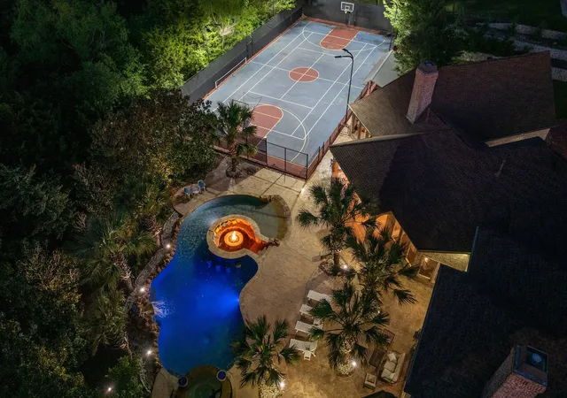 Photo 1 of Mansion for sale at 1709 Bison Meadow Ln, Rockwall, TX 75032 | MLS# 21272318 | Listing updated on 2026-08-11