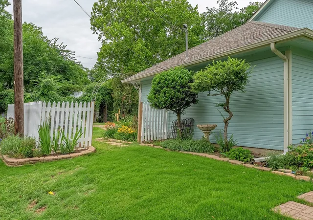 Homes for sale in Lake Dallas, TX | 306 Wilson St, Lake Dallas, TX 75065 | MLS# 21273981