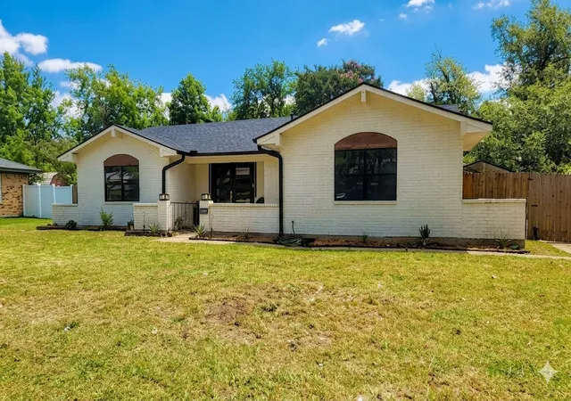 Homes for sale in Commerce, TX | 2908 Washington St, Commerce, TX 75428 | MLS# 21247288