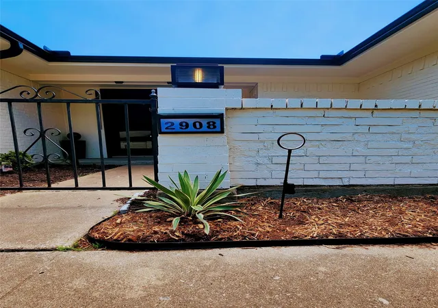 Homes for sale in Commerce, TX | 2908 Washington St, Commerce, TX 75428 | MLS# 21247288
