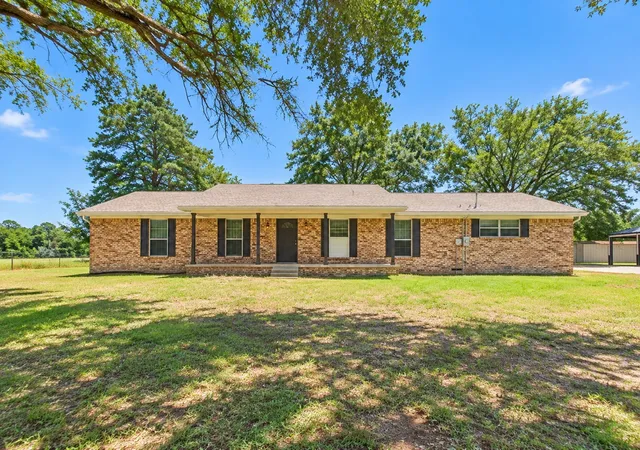 Photo 1 of Single family home for sale at 8677 State Hwy 19 S, Athens, TX 75751 | MLS# 21274258 | Listing updated on 2026-09-23