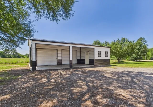 Photo 2 of Single family home for sale at 8677 State Hwy 19 S, Athens, TX 75751 | MLS# 21274258 | Listing updated on 2026-09-23