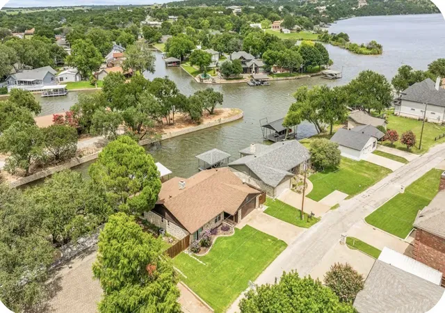 Photo 2 of Single family home for sale at 422 Granada Calle Ct, Granbury, TX 76049 | MLS# 21274264 | Listing updated on 2026-08-17