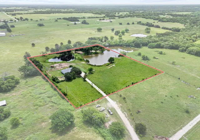 Photo 1 of Single family home for sale at 25172 Us Hwy 377, Whitesboro, TX 76273 | MLS# 21274192 | Listing updated on 2026-08-24