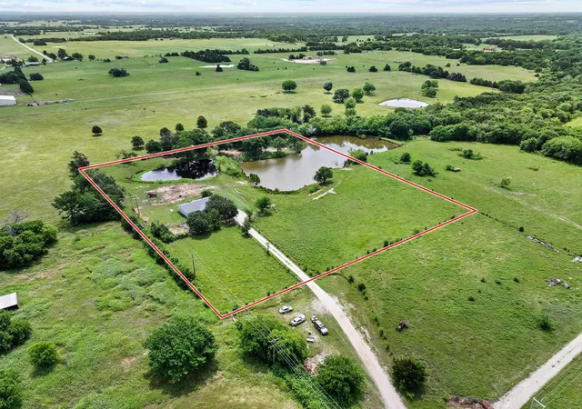 Photo 3 of Single family home for sale at 25172 Us Hwy 377, Whitesboro, TX 76273 | MLS# 21274192 | Listing updated on 2026-08-24