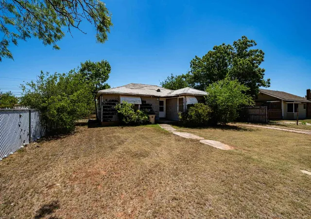 Homes for sale in Anson, TX | 1821 Avenue K, Anson, TX 79501 | MLS# 21274427