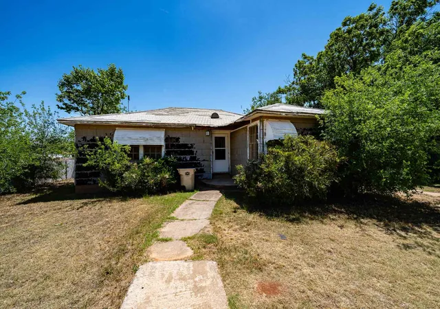 Homes for sale in Anson, TX | 1821 Avenue K, Anson, TX 79501 | MLS# 21274427