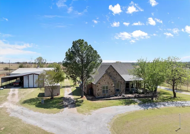 Homes for sale in Tolar, TX | 4525 Cattleguard Ct, Tolar, TX 76476 | MLS# 21274425
