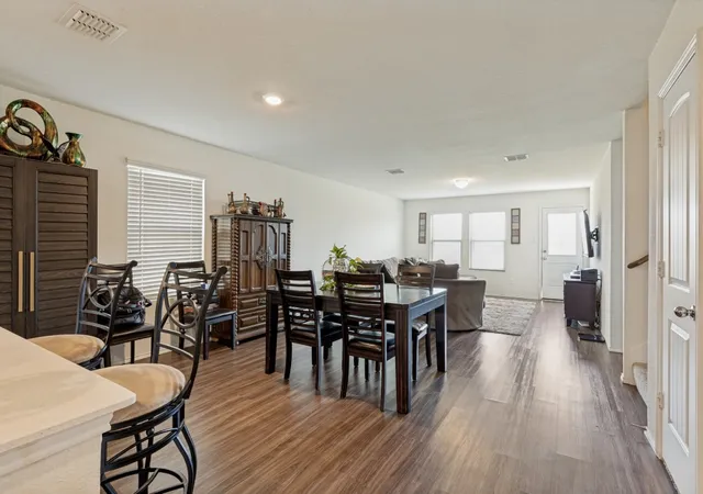 3rd image of 409 Falling Star Dr, Haslet, TX 76052 | MLS# 21274092