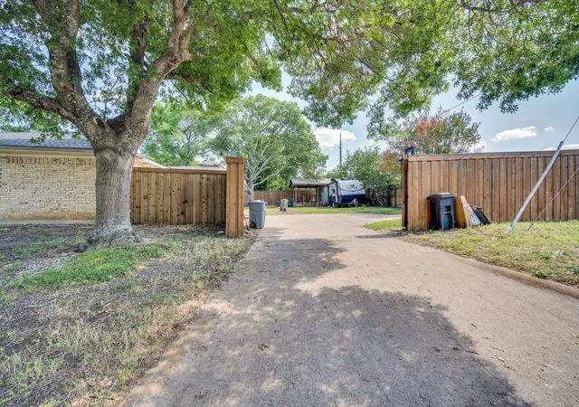 Homes for sale in Midlothian, TX | 401 Westview Ter, Midlothian, TX 76065 | MLS# 21263759
