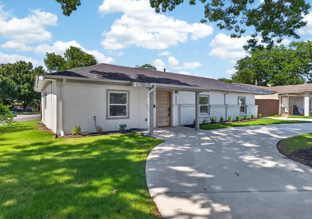 Photo 3 of Single family home for sale at 3503 Fontana Dr, Dallas, TX 75220 | MLS# 21274505 | Listing updated on 2026-08-22