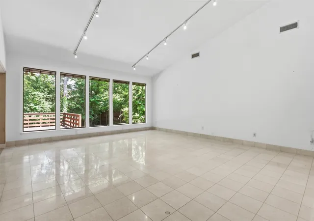 Photo 3 of Single family home for sale at 7211 Valley View Pl, Dallas, TX 75240 | MLS# 21269532 | Listing updated on 2026-10-06