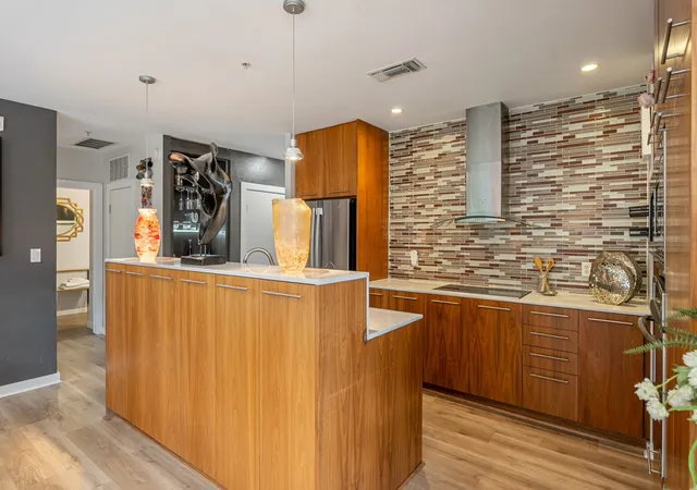 Photo 4 of Sale Pending at 2323 N Houston St #204, Dallas, TX 75219 | MLS# 21264491 | Listing updated on 2026-10-07