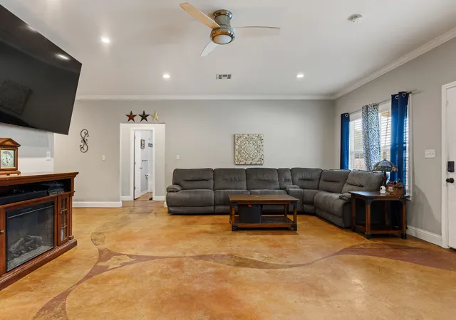 Photo 3 of Sale Pending at 465 Frostdale Dr, Elm Mott, TX 76640 | MLS# 21272693 | Listing updated on 2026-07-13