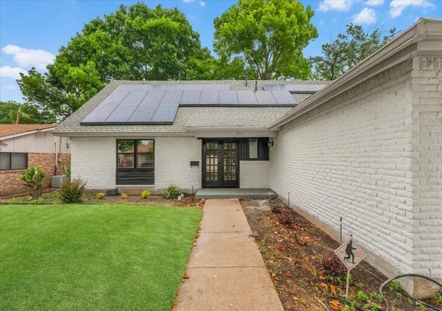 Photo 3 of Single family home for sale at 430 Beverly Dr, Richardson, TX 75080 | MLS# 21274598 | Listing updated on 2026-09-03