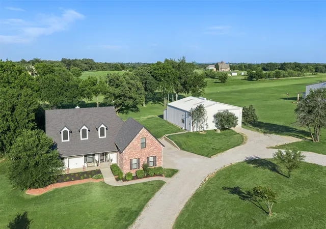 Photo 2 of Single family home for sale at 492 County Road 4387, Decatur, TX 76234 | MLS# 21259140 | Listing updated on 2026-09-17