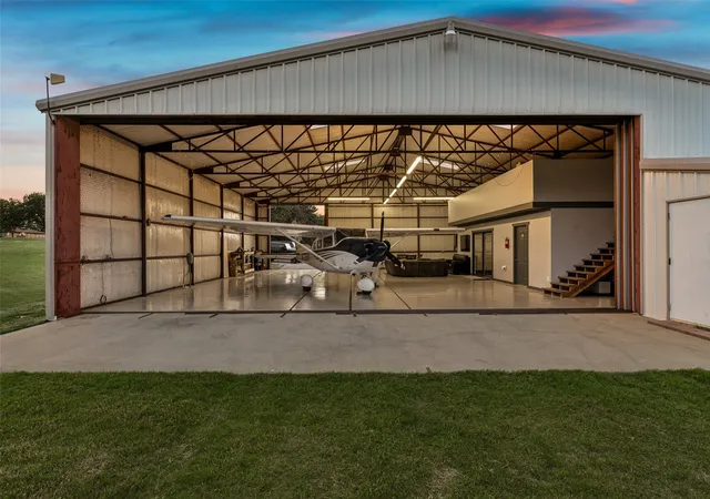 Photo 3 of Single family home for sale at 492 County Road 4387, Decatur, TX 76234 | MLS# 21259140 | Listing updated on 2026-09-17