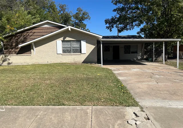 Photo 2 of Single family home for sale at 4310 Birch Dr, Mesquite, TX 75150 | MLS# 21274645 | Listing updated on 2026-09-27
