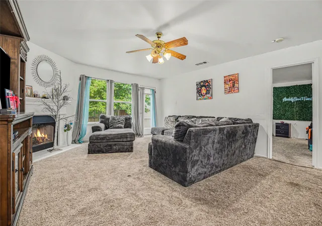 Photo 3 of Single family home for sale at 1005 Windsor Ln, Forney, TX 75126 | MLS# 21271173 | Listing updated on 2026-09-23
