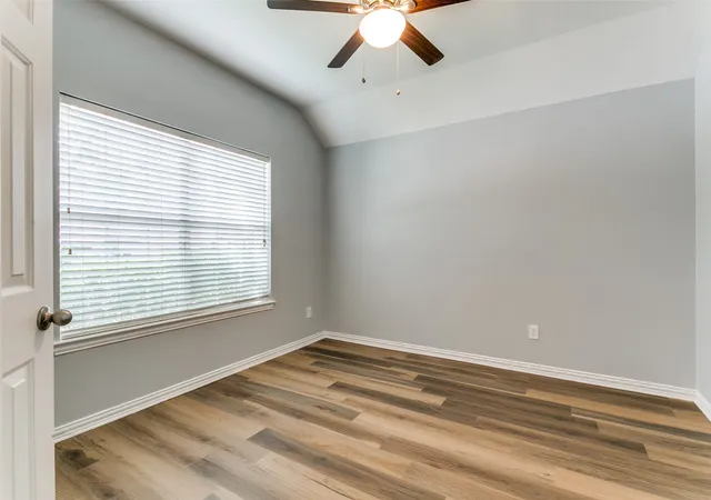4th image of 815 Creekside Dr, Little Elm, TX 75068 | MLS# 21274666
