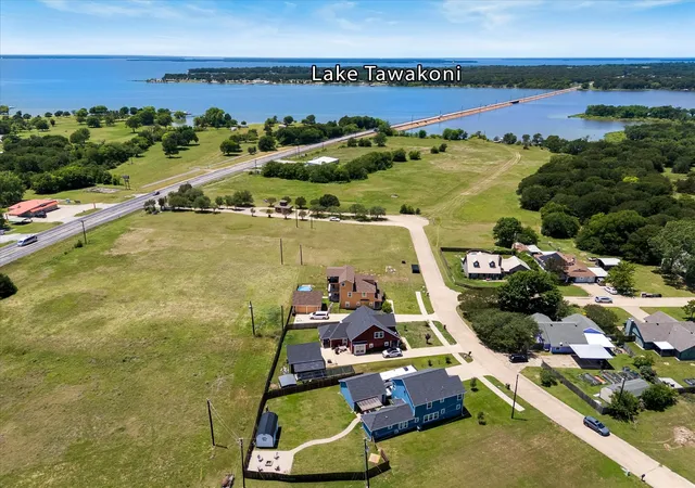Homes for sale in East Tawakoni, TX | 220 Swan Pkwy, East Tawakoni, TX 75472 | MLS# 21274688