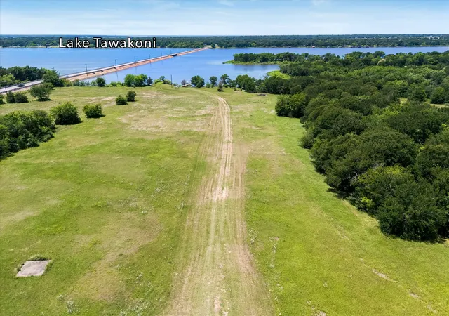 Homes for sale in East Tawakoni, TX | 220 Swan Pkwy, East Tawakoni, TX 75472 | MLS# 21274688