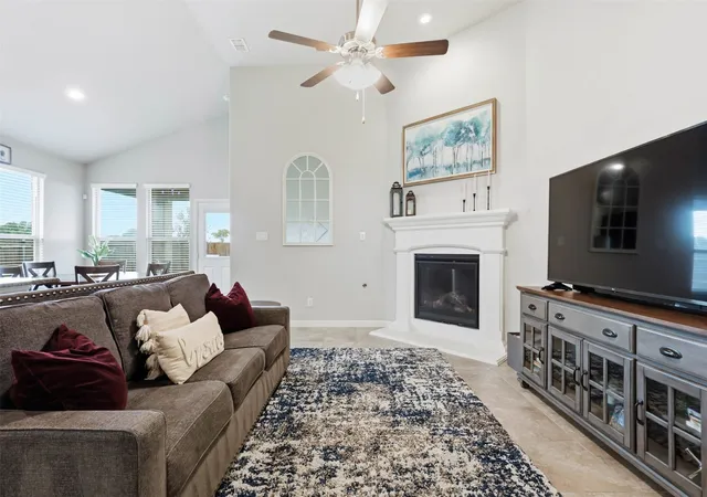 Photo 4 of Single family home for sale at 512 Dunster Ln, Fort Worth, TX 76131 | MLS# 21274138 | Listing updated on 2026-07-25