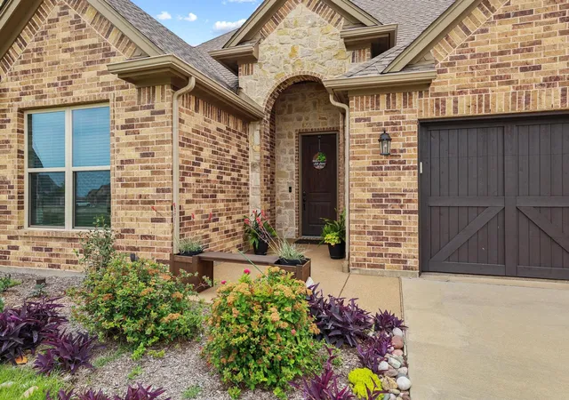 Homes for sale in Gunter, TX | 1605 Covered Bridge Ct, Gunter, TX 75058 | MLS# 21272852