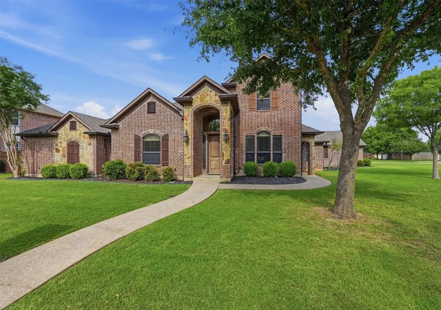 Single family home for sale at 201 Hillside Ln, Lindsay, TX 76250 | MLS# 21268951