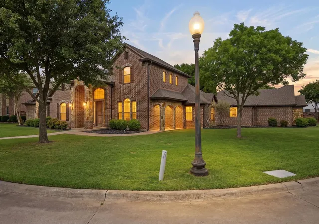 Photo 3 of Single family home for sale at 201 Hillside Ln, Lindsay, TX 76250 | MLS# 21268951 | Listing updated on 2026-10-03