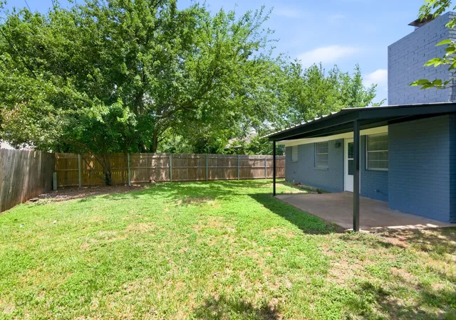 Homes for sale in Cleburne, TX | 504 S Colonial Dr, Cleburne, TX 76033 | MLS# 21274721