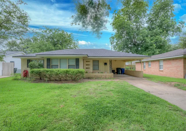 Photo 1 of Single family home for sale at 525 Haynes Ave, Shreveport, LA 71105 | MLS# 21274750 | Listing updated on 2026-07-19
