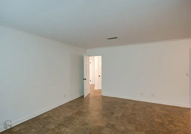 Photo 3 of Single family home for sale at 525 Haynes Ave, Shreveport, LA 71105 | MLS# 21274750 | Listing updated on 2026-07-19