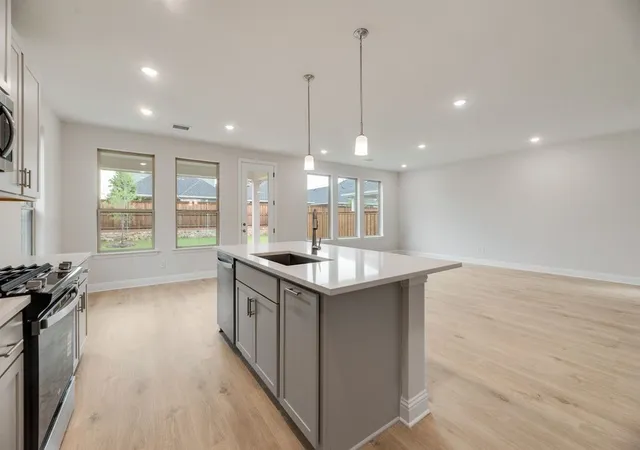 4th image of 165 Ashbrook St, Little Elm, TX 75068 | MLS# 21274826