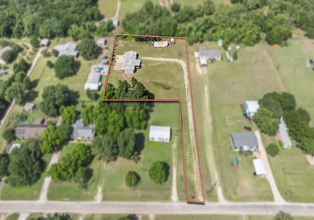 Photo 3 of Manufactured home for sale at 7720 River Run, Granbury, TX 76049 | MLS# 21262480 | Listing updated on 2026-07-27