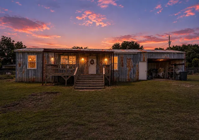 Photo 3 of Manufactured home for sale at 7720 River Run, Granbury, TX 76049 | MLS# 21262480 | Listing updated on 2026-09-30