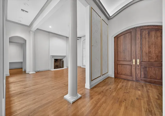 Photo 3 of Single family home for sale at 14819 Bellbrook Dr, Dallas, TX 75254 | MLS# 21263344 | Listing updated on 2026-08-25
