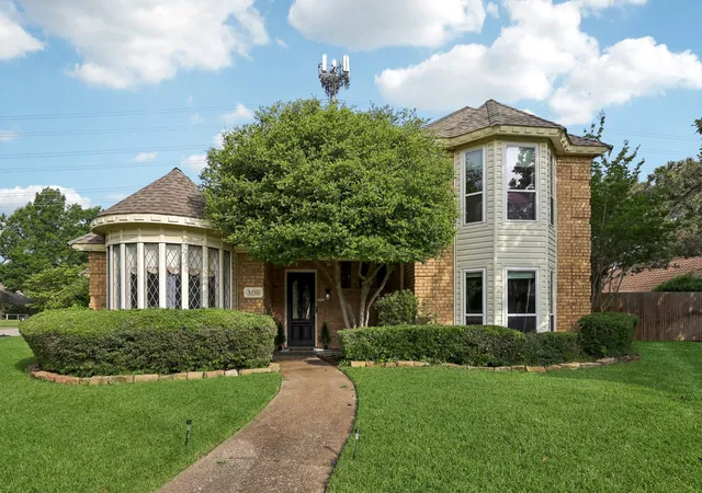 Homes for sale in Arlington, TX | 3710 Falcon Lake Dr, Arlington, TX 76016 | MLS# 21267827