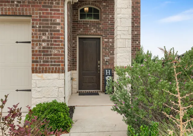 Photo 2 of Single family home for sale at 1828 Wagner Dr, Mc Kinney, TX 75071 | MLS# 21273287 | Listing updated on 2026-08-14