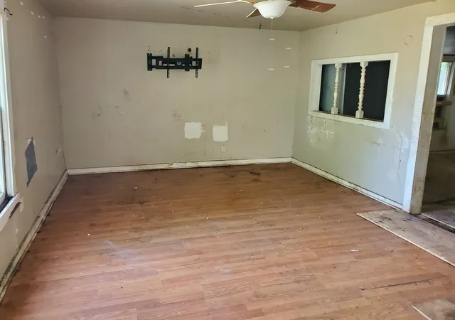 Photo 3 of Sale Pending at 918 Sammons St, Abilene, TX 79605 | MLS# 21273881 | Listing updated on 2026-08-28