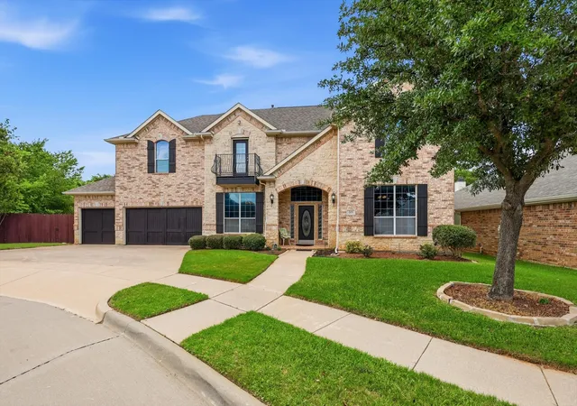Photo 1 of Sale Pending at 201 Fountainview Dr, Euless, TX 76039 | MLS# 21268128 | Listing updated on 2026-07-15