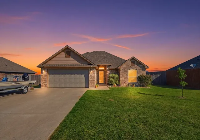 Photo 1 of Single family home for sale at 121 Joyce St, Whitney, TX 76692 | MLS# 21274166 | Listing updated on 2026-07-18