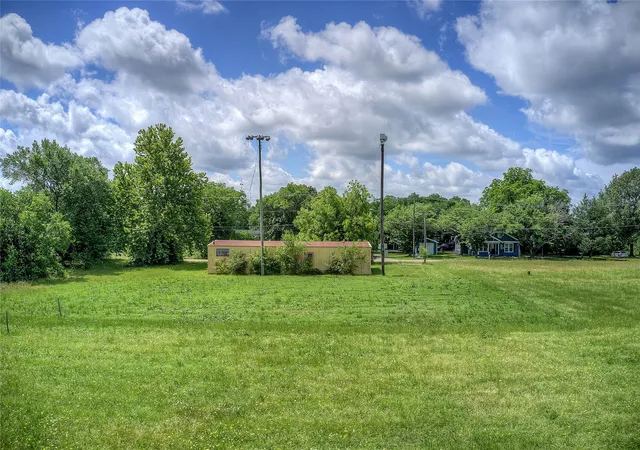 Photo 2 of Land for sale at 414 N Neal St, Commerce, TX 75428 | MLS# 21275034 | Listing updated on 2026-05-25